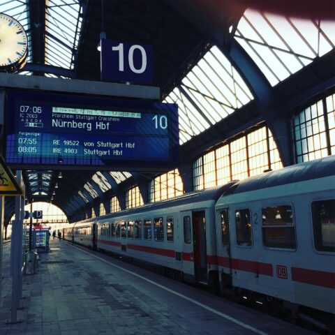 Brückenschaden zwischen Rastatt und Karlsruhe: Umleitungen, Verspätungen und Zugausfälle